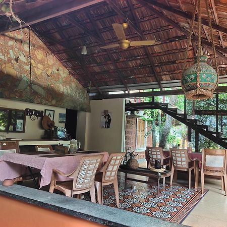 Ambadi'S Villa -Lake View Resort Pallipuram Exterior foto