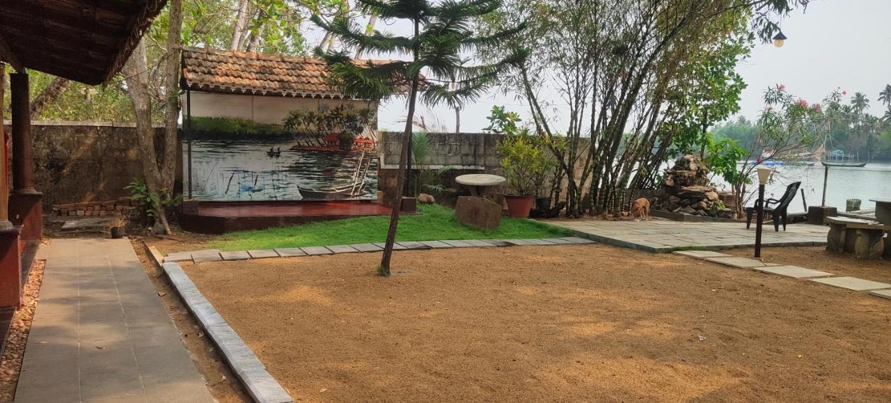 Ambadi'S Villa -Lake View Resort Pallipuram Exterior foto