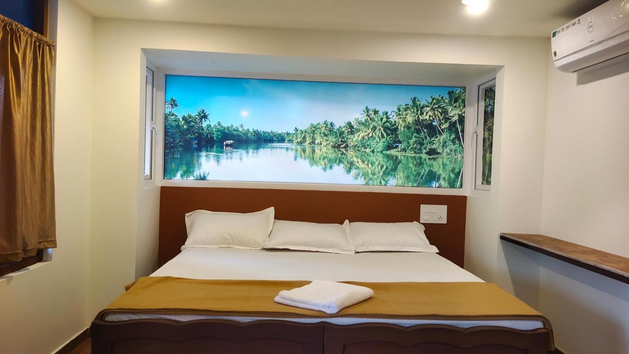 Ambadi'S Villa -Lake View Resort Pallipuram Exterior foto