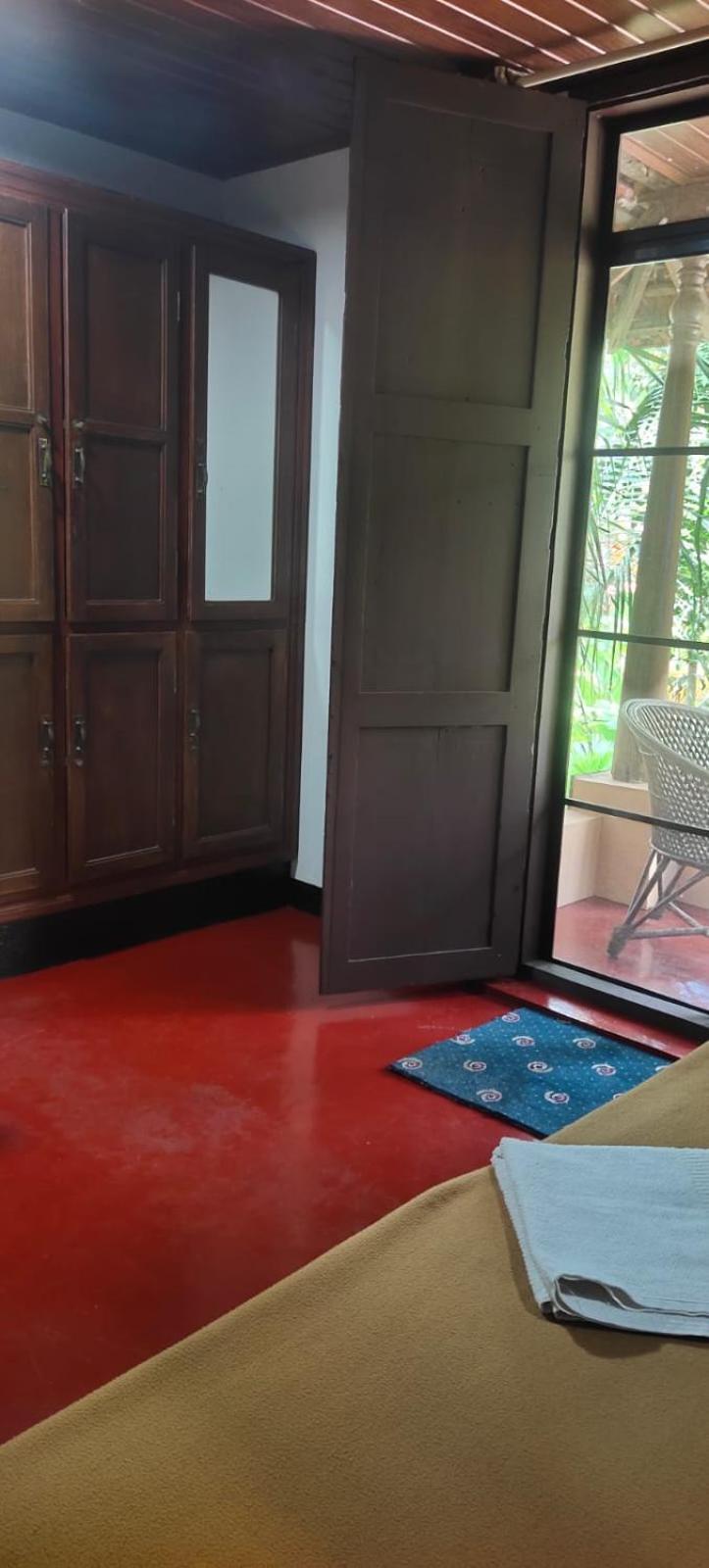 Ambadi'S Villa -Lake View Resort Pallipuram Exterior foto