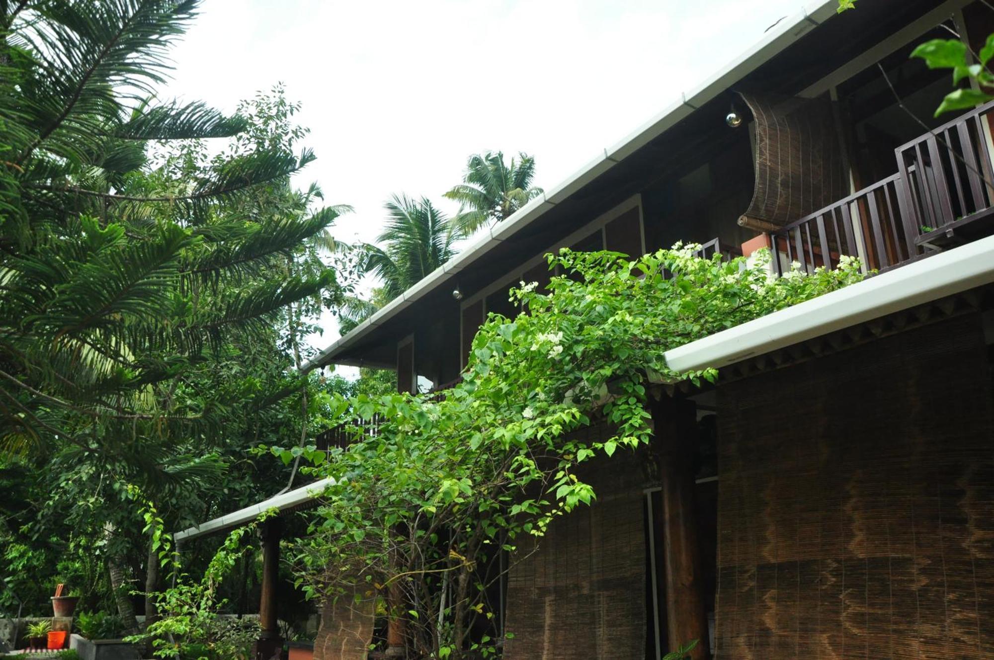 Ambadi'S Villa -Lake View Resort Pallipuram Exterior foto